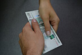 Полицейские выявили более 500 коррупционных преступлений и предлагают саратовцам активнее о них сообщать: куда обратиться