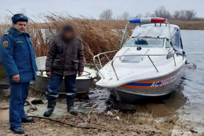 «Думал, что уже всё»: пенсионер отправился на рыбалку в период запрета и провёл в лодке почти сутки