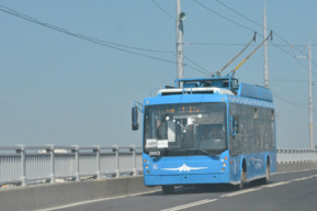 Из-за работ коммунальщиков на неопределённое время один троллейбусный маршрут сократят, другой — отменят 