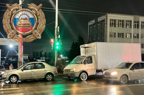 В Ленинском районе «ГАЗель» столкнулась с иномаркой