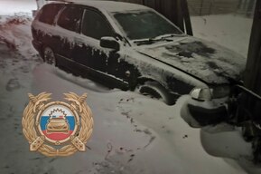 В Балаково водителю стало плохо на за рулем, и он въехал в забор