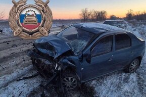 У Балаково столкнулись отечественная легковушка и иномарка: есть пострадавшие