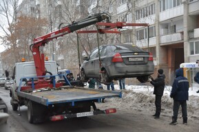 Эвакуация автомобилей на штрафстоянки в Саратовской области подорожала до 3100 рублей
