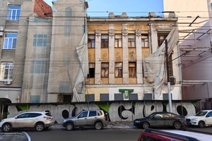 Разрушение и наказание: чиновники сообщили, как отреагировали на публикацию нашего издания о «раздевшемся» от шквалистого ветра доме с кариатидами