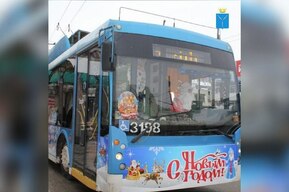 На улицы Саратова и Энгельса выйдут новогодние троллейбусы 