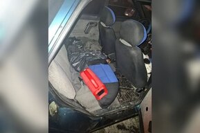 Катания на машине, алкоголь и слёзы: покровчанка пожаловалась малознакомым мужчинам на сожителя, а в итоге осталась без колонки, телефонов и денег