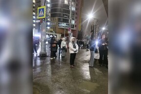 Жительница Саратова из-за простоев общественного транспорта предложила оплатить ей такси до работы и дома (кажется чиновники делать это не собираются)