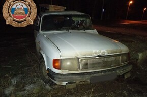 В Энгельсе «Волга» протаранила бетонный блок: водитель в больнице