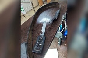 Мужчина пришёл на приём к приставу с ножом, который был встроен в пряжку ремня