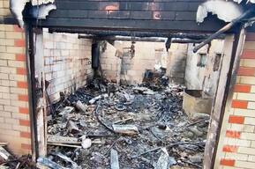 На пожаре в саратовском селе пострадали супруги: женщину огнеборцы вынесли из дома без сознания