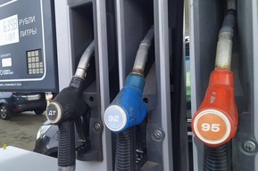 Бензин в Саратовской области ещё немного подешевел, дизель дорожает