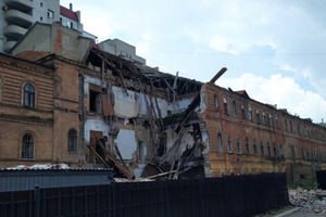 «Битва» музеев после ЧП с обрушением казармы-памятника: парк «Россия — Моя история» отсудил более 200 тысяч ущерба