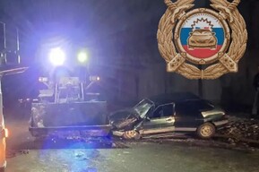 Юноша на ВАЗе попал в больницу после столкновения с уборочной технникой