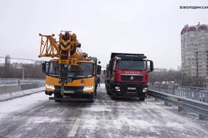 В ближайшие дни путепровод на Стрелке обещают открыть