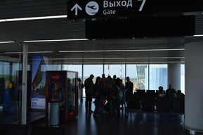 Закрытие аэропортов Москвы. В саратовском «Гагарине» массово задерживаются рейсы