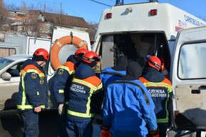 В Балаково мужчина провалившегося под лед мужчину спас прохожий