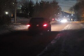 Горожане просят власти решить вопрос с отсутствием освещения рядом с больницей и детской поликлиникой