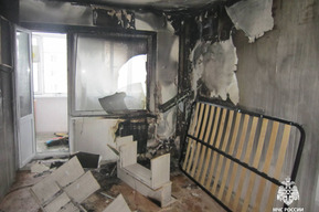 Из-за включенной гирлянды в десятиэтажном доме в Энгельсе произошёл пожар