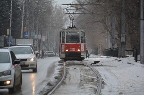 Утро в Саратове вновь началось с простоя нескольких трамвайных маршрутов и одного троллейбусного