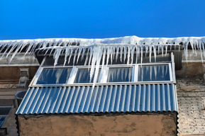 Сосульки-убийцы передают привет директору УК «Чистый город»