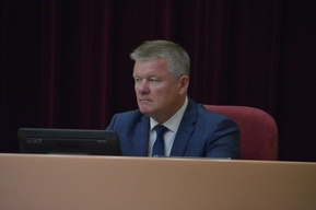 «В связи с недостаточной организацией работы и отсутствием должного контроля»: из-за плохой уборки снега в Саратове мэру Исаеву внесли представление