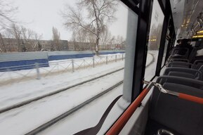 В Саратове из-за заваленных снегом путей встали трамваи