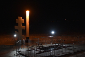 Крещение. Морозной ночью саратовцы пришли на новую набережную, чтобы окунуться в купель