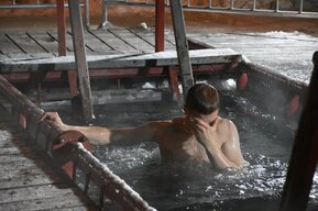 Более трёх тысяч жителей региона приняли участие в крещенских купаниях