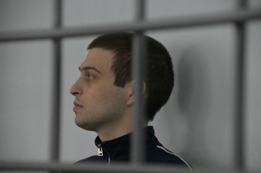 Сын чиновника из Дагестана сбил насмерть 13-летнюю девочку в Саратове и скрылся. Адвокат заявил, что тот перечислил 200 тысяч на безопасность дорожного движения