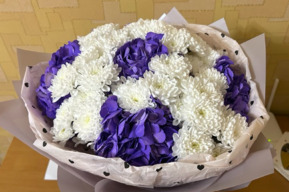 Мужчина пришёл на работу к бывшей сожительнице с букетом, внутри которого был спрятан нож