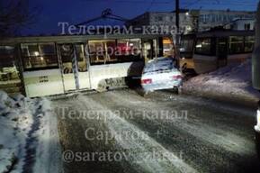 Утром из-за ДТП с электротранспортом остановились трамваи №11