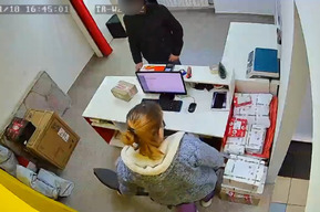 «Мечтал о модном смартфоне»: подросток подозревается в краже телефона из пункта выдачи товаров