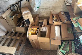 Полицейские нашли дома у мужчины немаркированный табак, а у его матери — алкоголь: всё это злоумышленник хотел продать