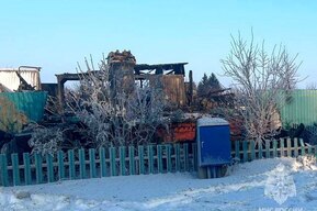 В Балаковском районе огонь полностью уничтожил частный дом