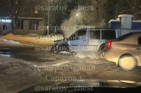 Утром на улице сгорел Ford Focus