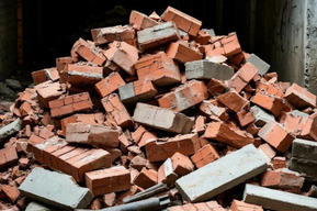 Администрация потратит 1,5 миллиона рублей на снос дома в частном секторе (это должны были сделать 7 лет назад)