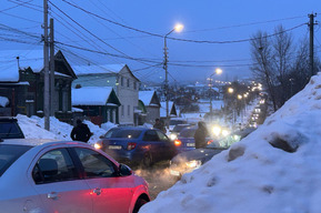 Утром из-за тройной аварии оказалась заблокирована улица Чапаева 
