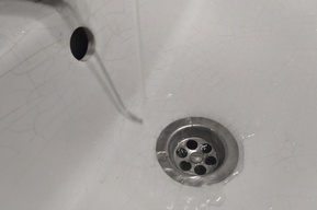 В выходной день саратовцев оставили без холодной воды: адреса