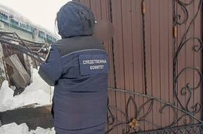 В Аткарске на мужчину рухнула металлическая конструкция, не выдержав тяжести снега: пострадавший погиб