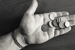 Саратовские чиновники отказались платить штраф в 960 рублей Фонду, на миллиардную помощь которого очень рассчитывают при расселении аварийных домов: дело дошло до суда