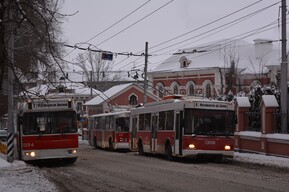 В Саратове второй раз за утро троллейбусы остались из-за обрыва контактной сети