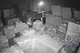 Бывший сотрудник склада после увольнения украл морепродукты на сотни тысяч рублей, а затем уехал из города
