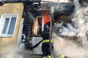 В Затоне произошёл крупный пожар, огонь распространился на 180 «квадратов»