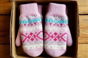 Молодой саратовец получил 10 лет строгого режима за отправку варежек с сюрпризом по почте