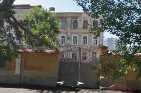 Комитет культурного наследия намерен судиться с военным госпиталем из-за отсутствующей таблички на здании