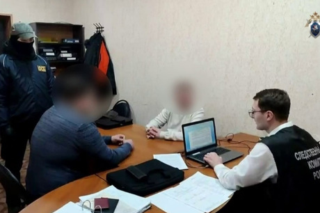 Инспекторы ДПС потребовали у нарушительницы 170 тысяч, шоколадки и шампанское 