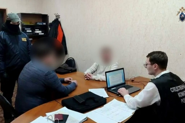 Инспекторы ДПС потребовали у нарушительницы 170 тысяч, шоколадки и шампанское 