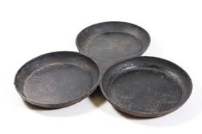 Трёхчастная сковорода и кастрюля для хранения блинов: в музее показали, как выглядела посуда для Масленицы в XX веке