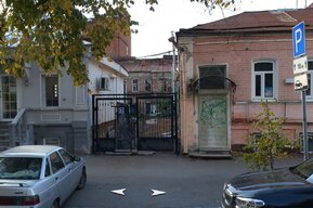 В центре города собираются снести аварийный дом в охранной зоне трех памятников