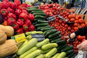 В регионе подешевела колбаса, огурцы продолжают дорожать